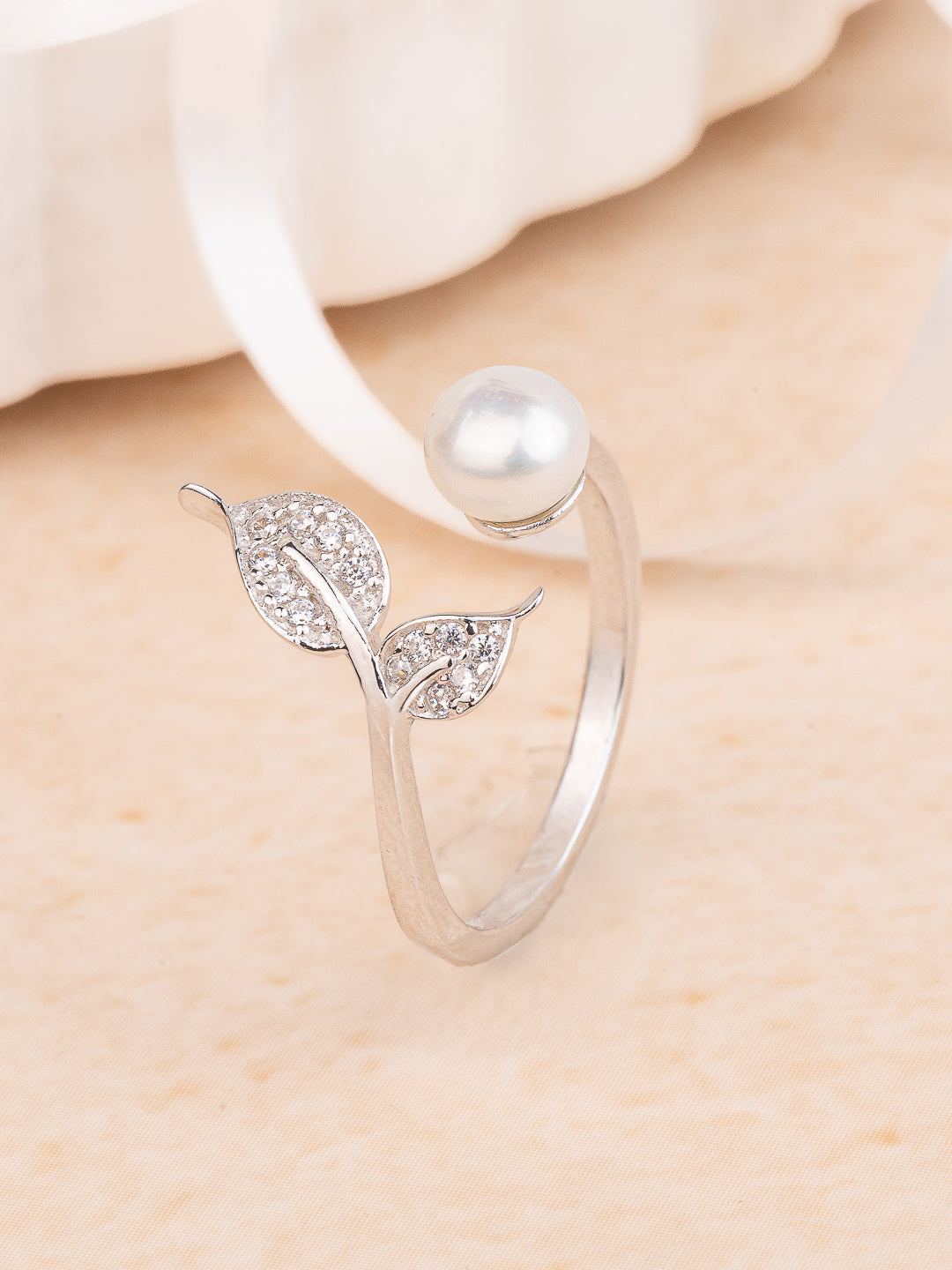 LEAFE PEARL RING